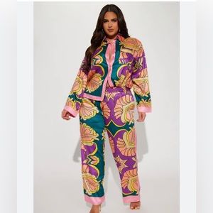 Zara's Women's Large Satin Italian Set